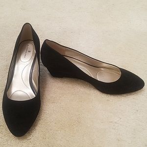 Bandolino Black Wedges Size 7.5